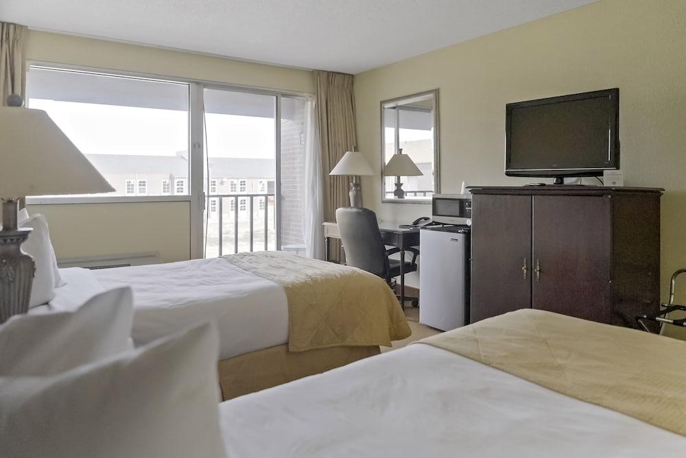 Economy Hotel Plus Wichita photo 12