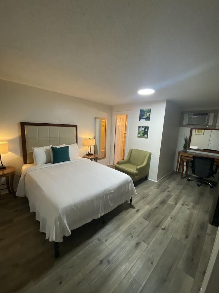 American Inn photo 12
