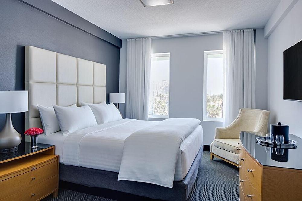 Streamline Hotel photo 49