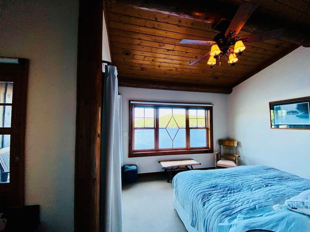 Ampersand Bay Resort photo 11