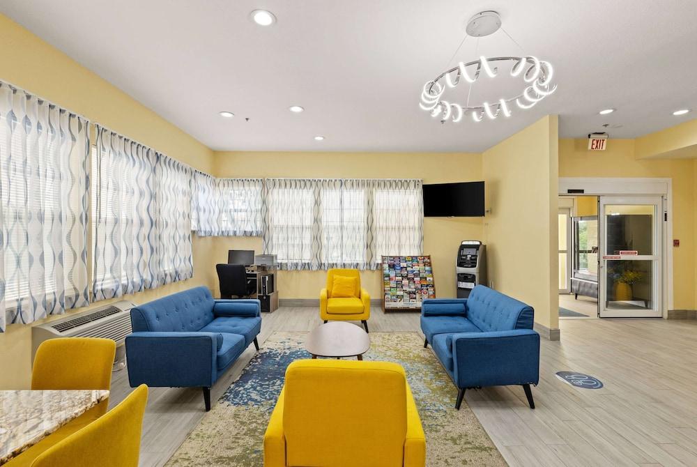 Days Inn & Suites by Wyndham Euless DFW Airport South photo 30