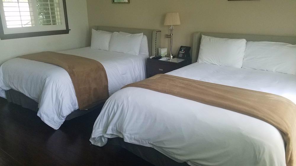 Malibu Country Inn photo 21