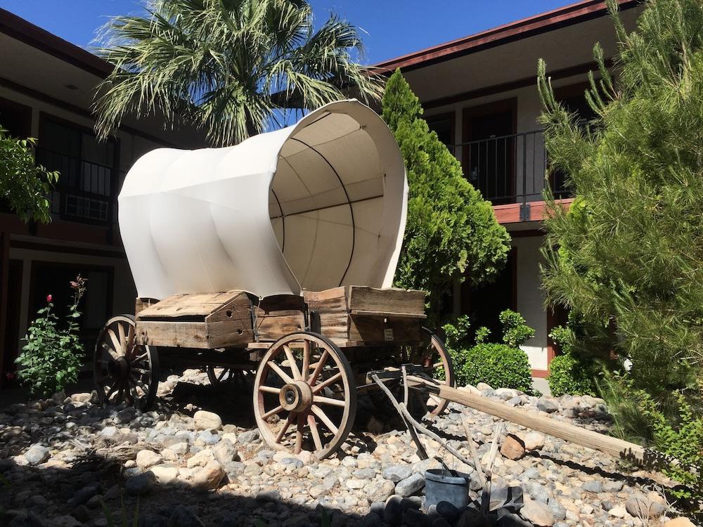 Saddle West Hotel and Casino and RV Park photo 18