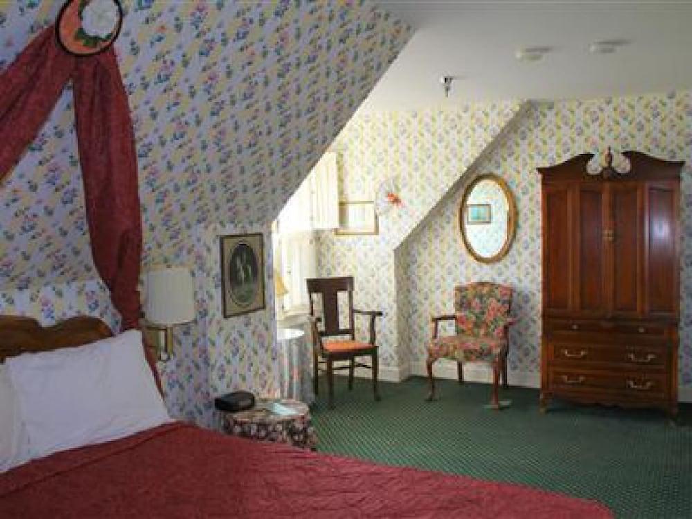 Inn on Mackinac photo 6