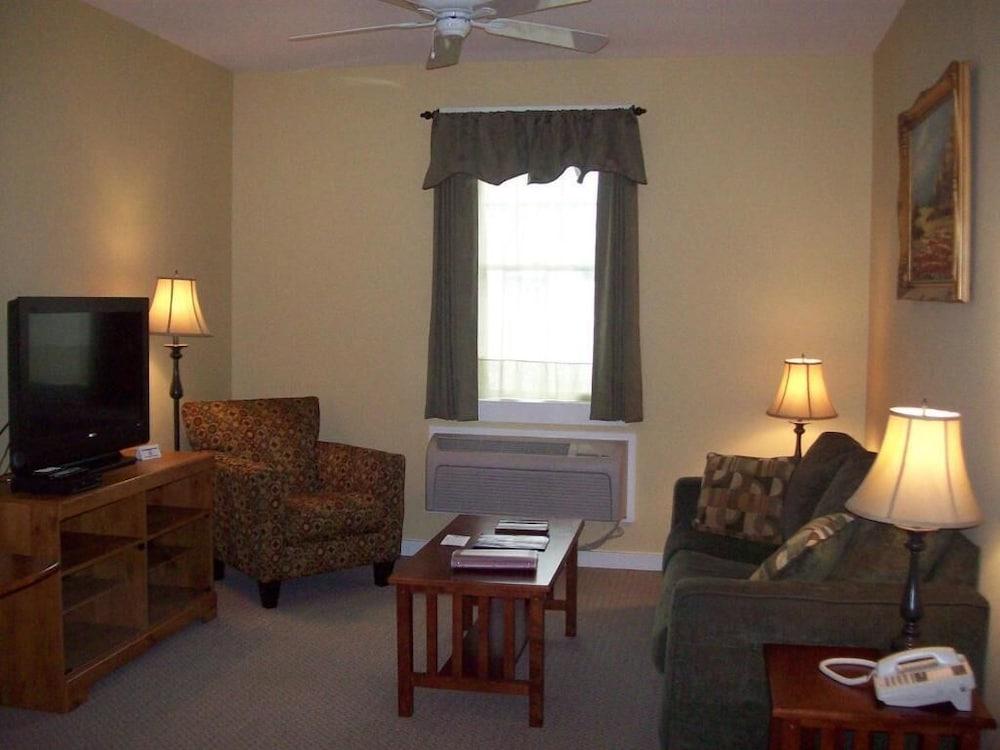 Colonel's Suites photo 7