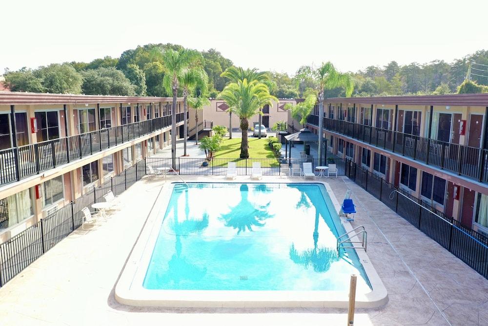 La Vista Inn photo 2
