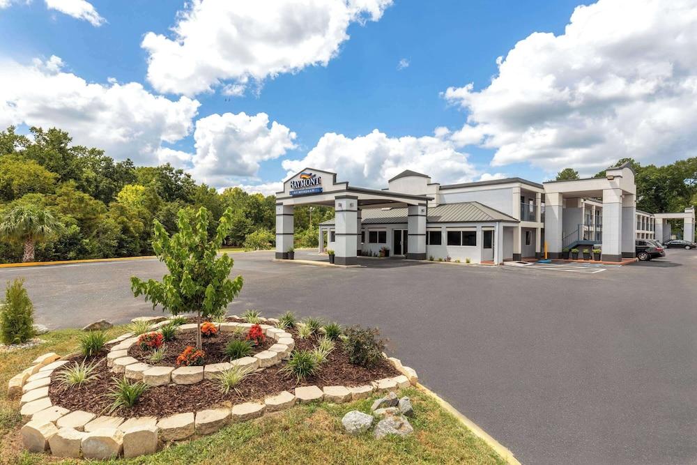 Baymont by Wyndham Dothan photo 3