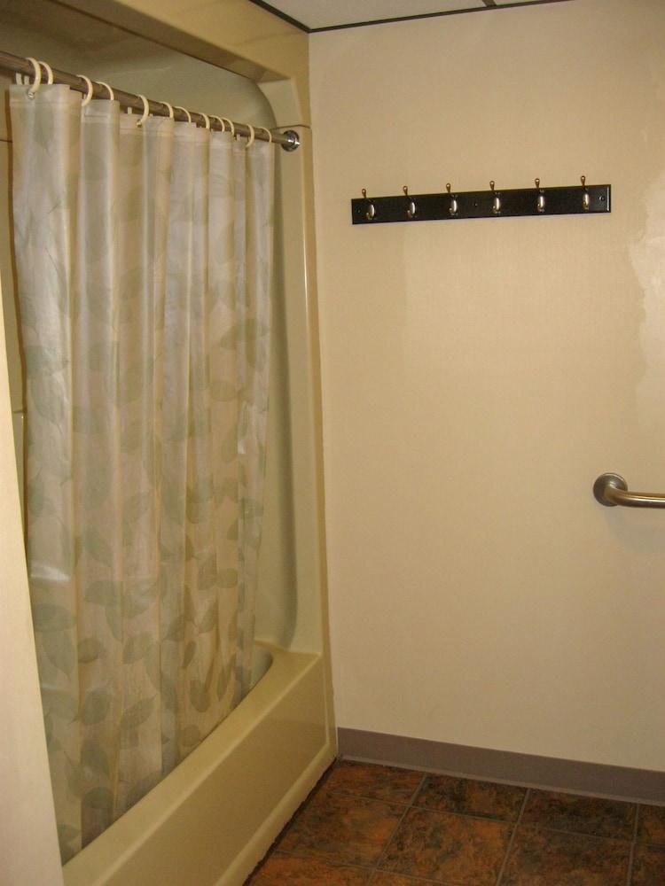 Cedar Hill Lodge photo 60