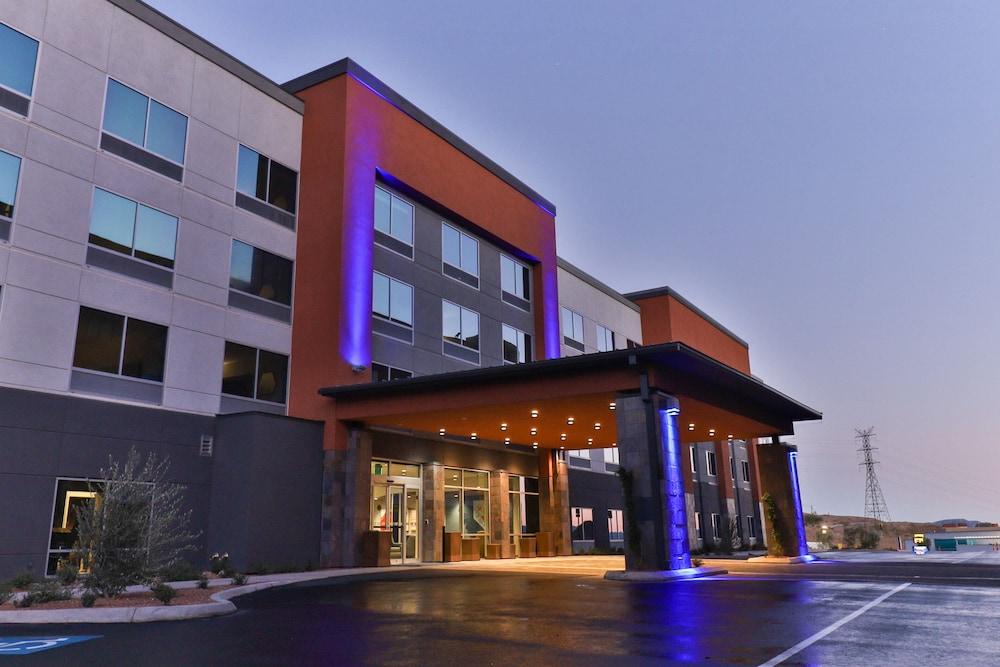 Holiday Inn Express & Suites Henderson South - Boulder City by IHG — hotel in Henderson