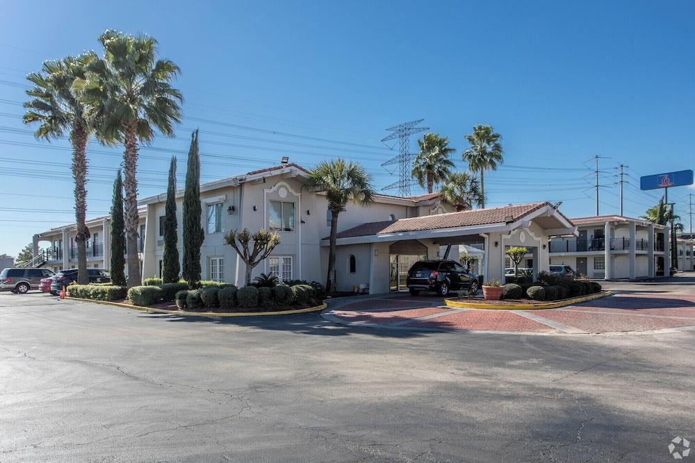 Stay Inn & Suites photo 1