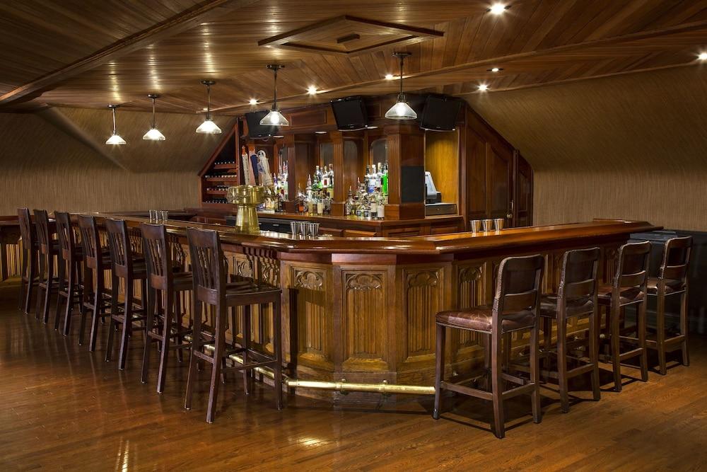 The Mansion at Glen Cove photo 5
