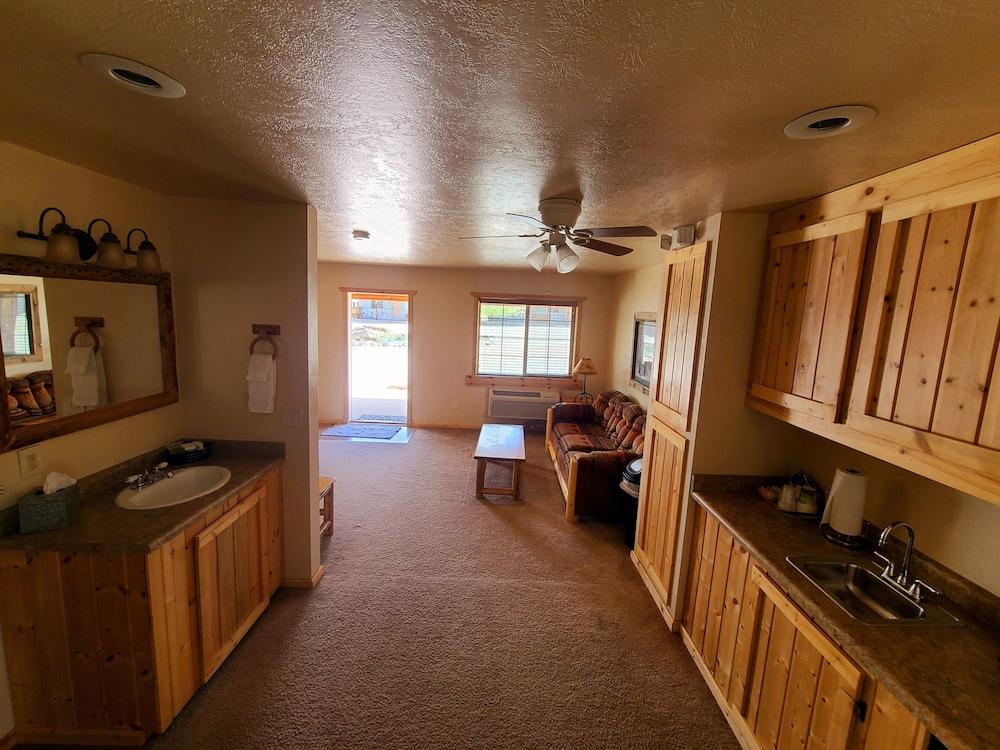 Flaming Gorge Hideout photo 14