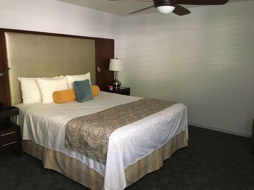 GetAways at Palm Springs Tennis Club photo 24