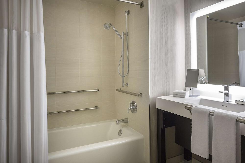 Manchester Grand Hyatt San Diego photo 11