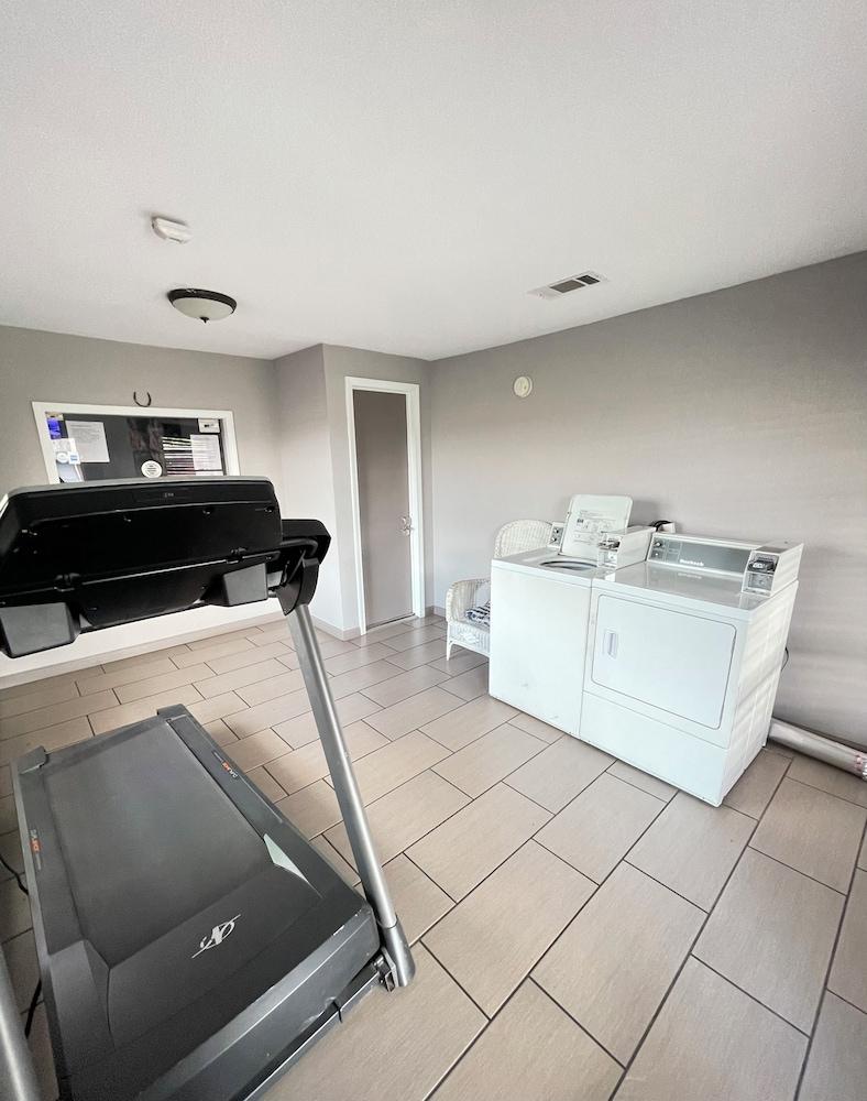 Westerner Motel photo 9