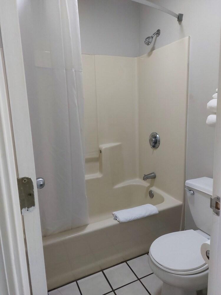 Quality Inn Carrollton Medical Center photo 20