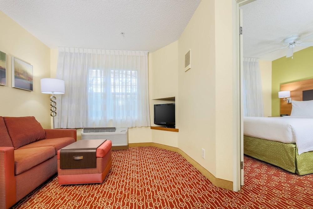 Sonesta Simply Suites Houston Brookhollow photo 9