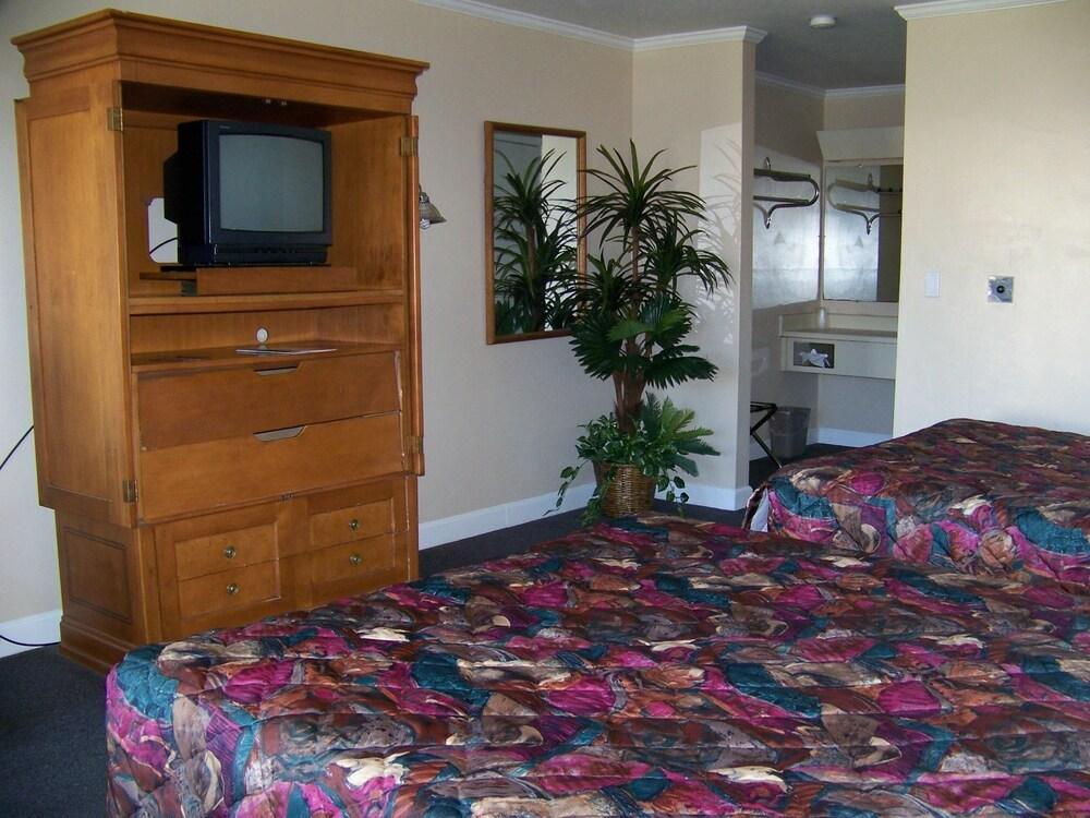 Emerald Sands Inn photo 8