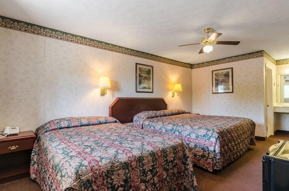 Deerfield Inn photo 7