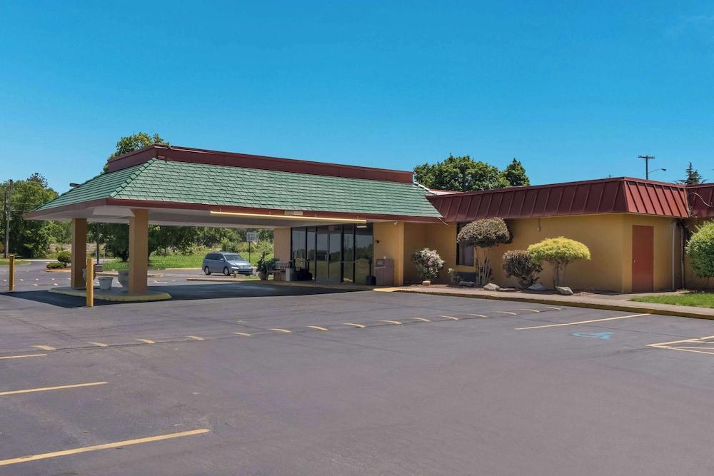 Econo Lodge photo 29