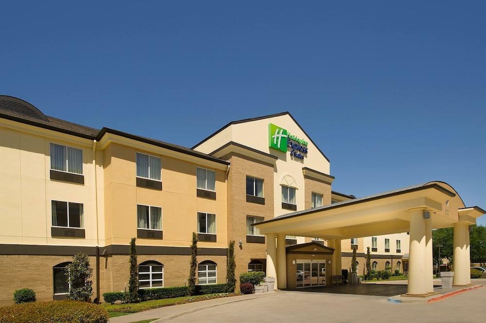 Holiday Inn Express & Suites DFW - Grapevine by IHG photo 15