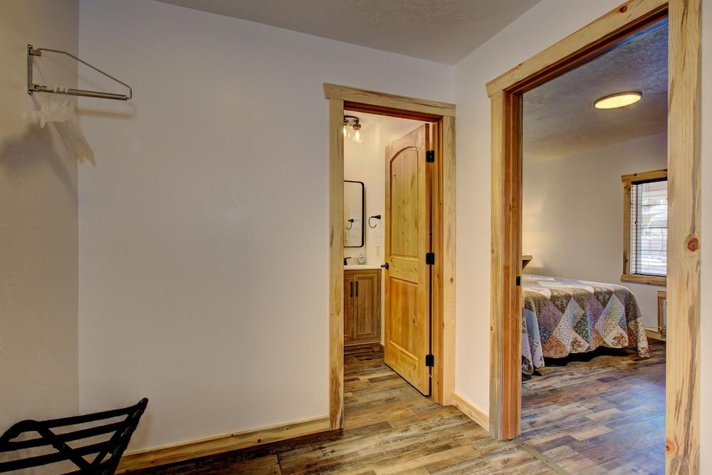 Alpine Lodge and RV photo 5