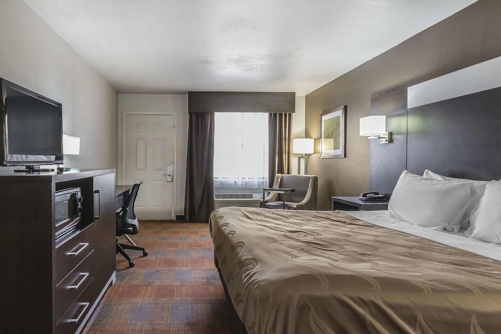 Quality Inn & Suites Stuttgart North photo 22