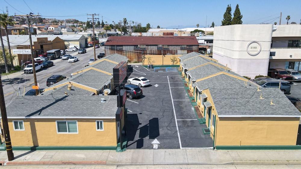 SIGNAL HILL MOTEL photo 1