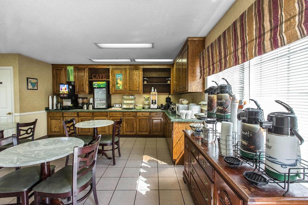 Quality Inn Jesup photo 18