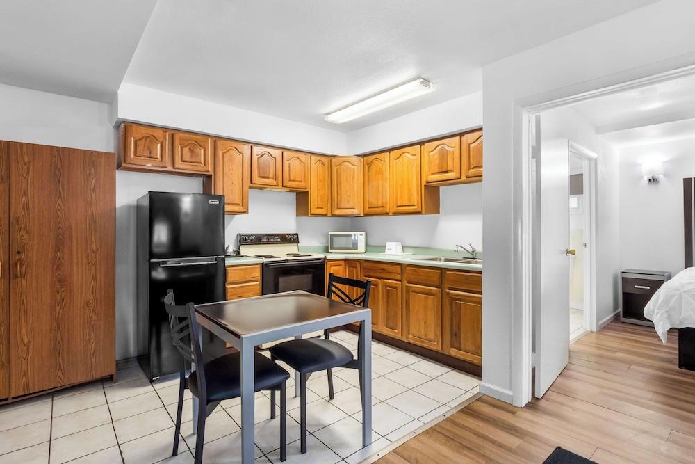 Americas Best Value Inn Jonesville Hillsdale photo 13