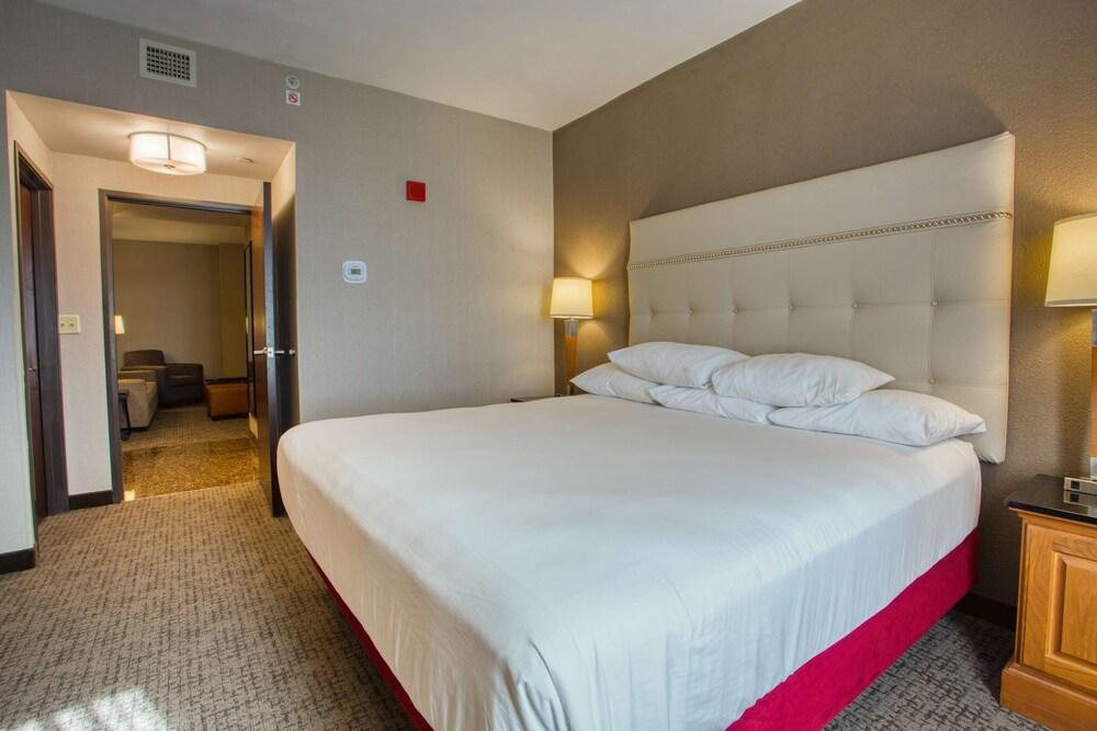 Drury Inn & Suites Near La Cantera Parkway photo 22