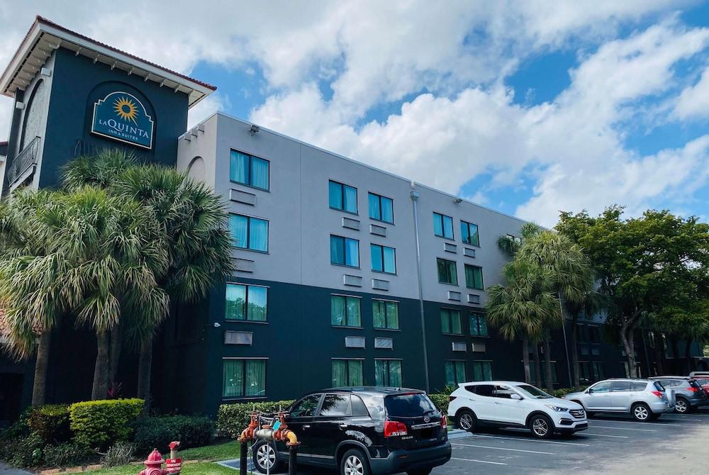 La Quinta Inn & Suites by Wyndham Ft Lauderdale Cypress Cr photo 15