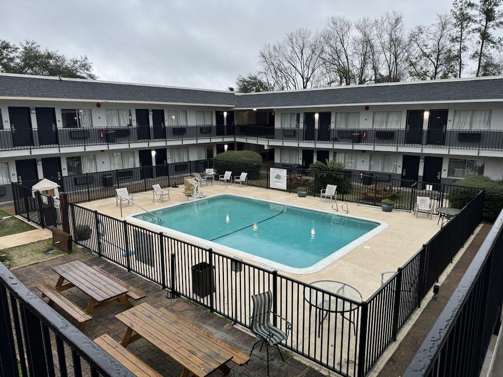 Fairbridge Inn & Suites Richmond Hill photo 29