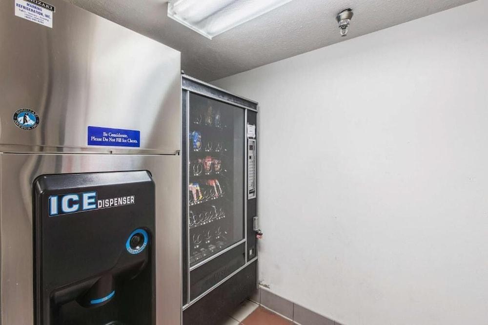 Motel 6 Omaha, NE photo 24