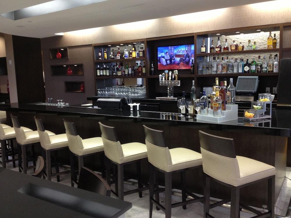 Embassy Suites Newark Airport photo 30