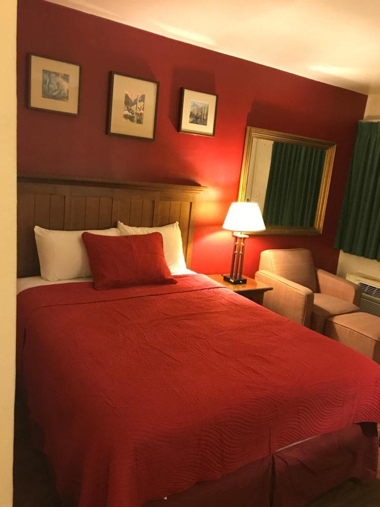 Canyonlands Motor Inn photo 22