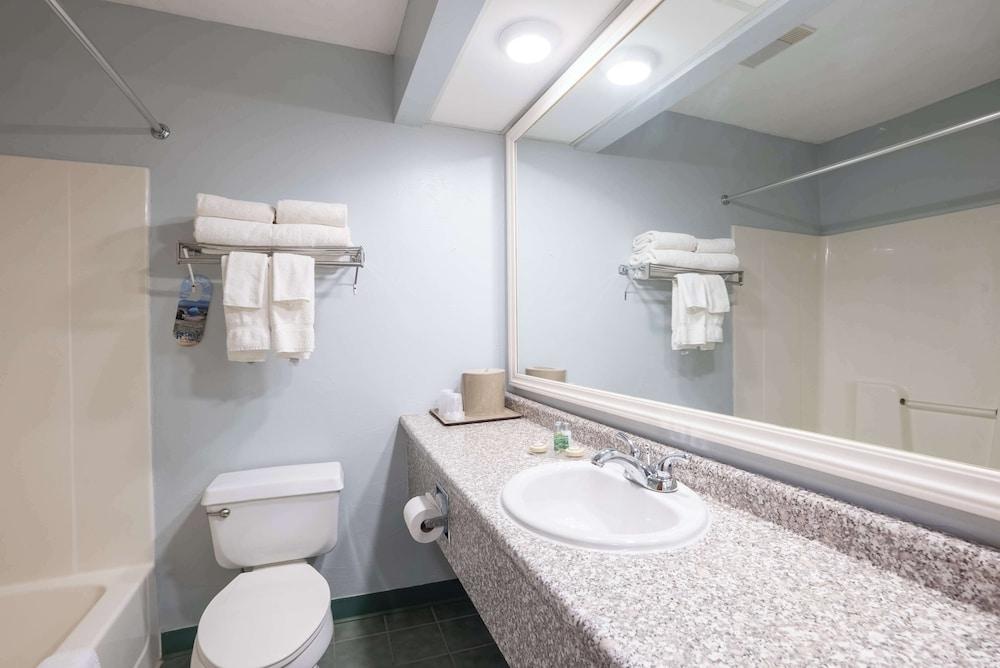 Fireside Inn & Suites - Belfast photo 16