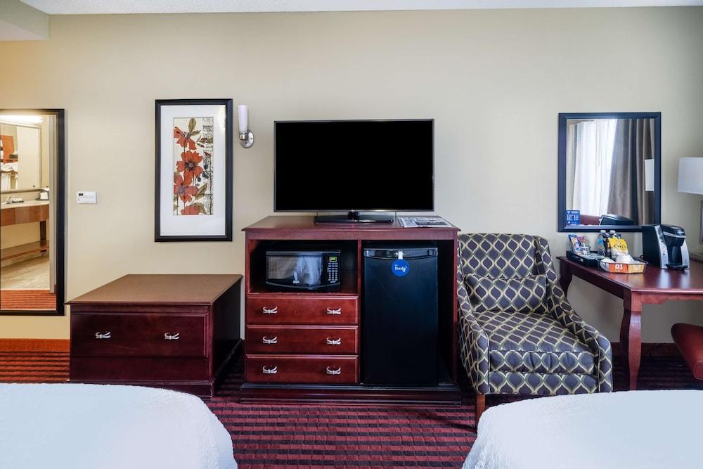 Hampton Inn Covington, GA photo 10