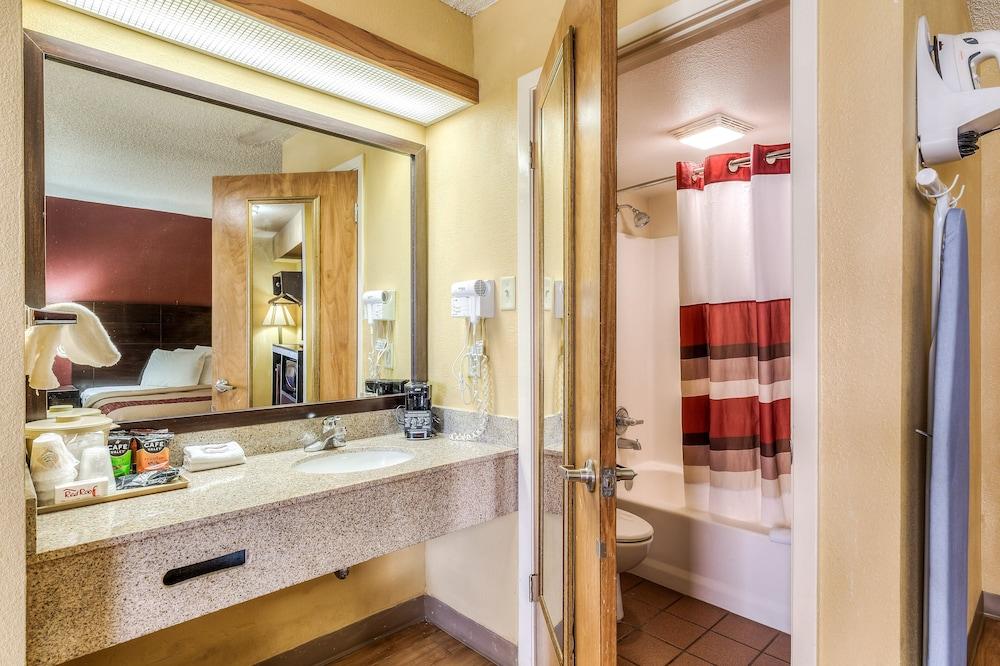 Red Roof Inn Amarillo West photo 26