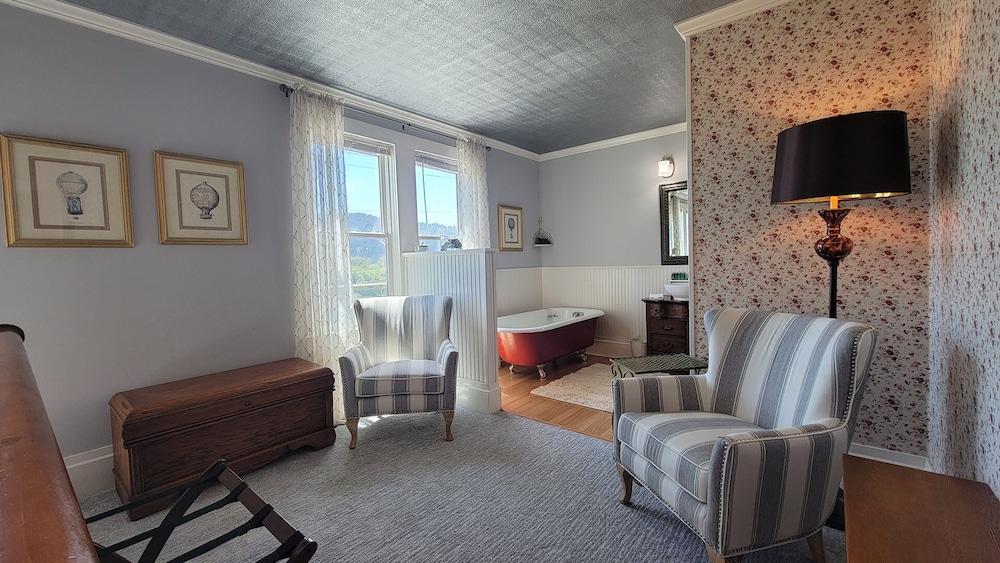 The Historic Requa Inn photo 71