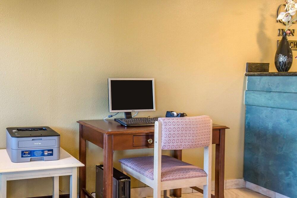 Quality Inn & Suites Elko photo 41