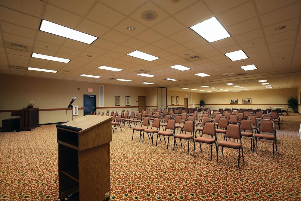 Boarders Inn & Suites by Cobblestone Hotels - Shawano photo 71