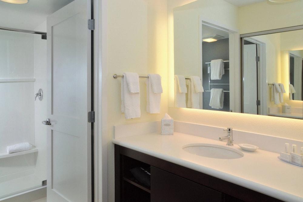 Residence Inn by Marriott Akron Fairlawn photo 13