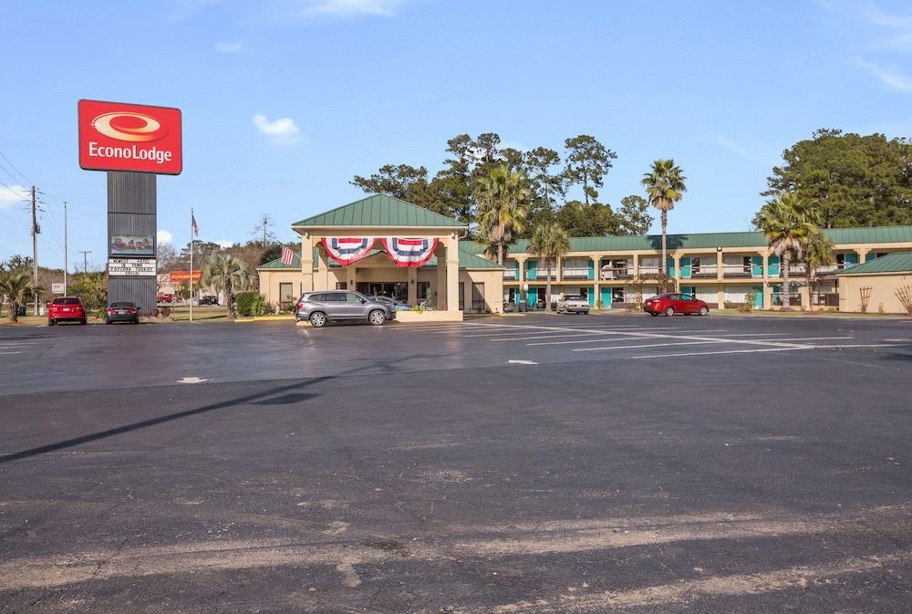Econo Lodge Inn & Suites Hardeeville I-95 photo 70