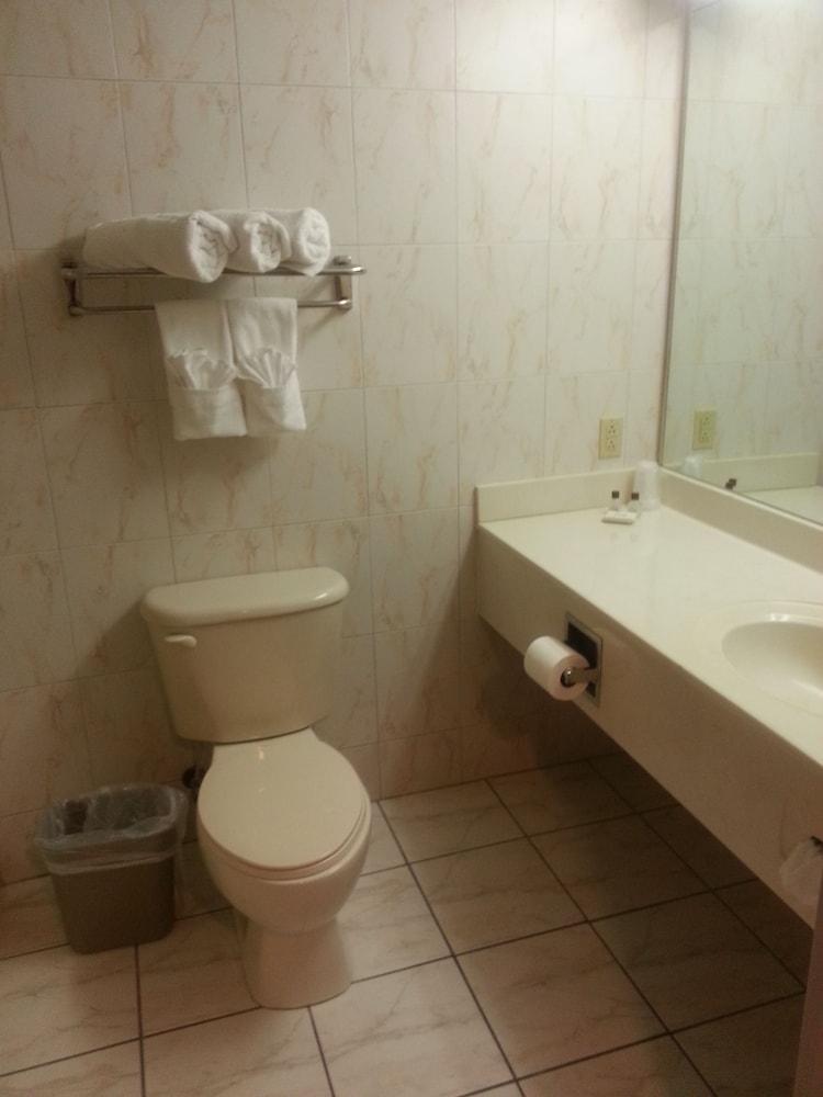 Ocean 1 Hotel and Suites photo 24