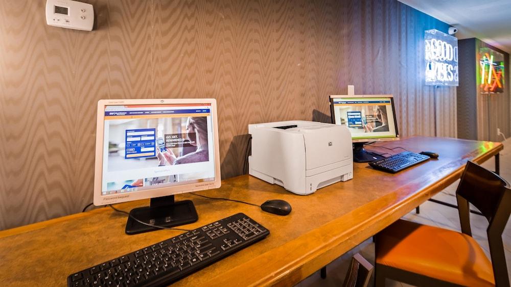 SureStay InnSuites Phoenix Hotel & Suites by Best Western photo 21