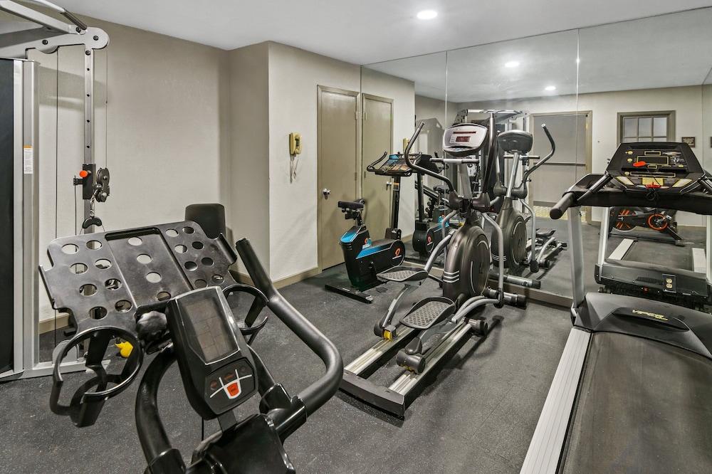 Red Roof Inn & Suites Irving – DFW Airport South photo 43