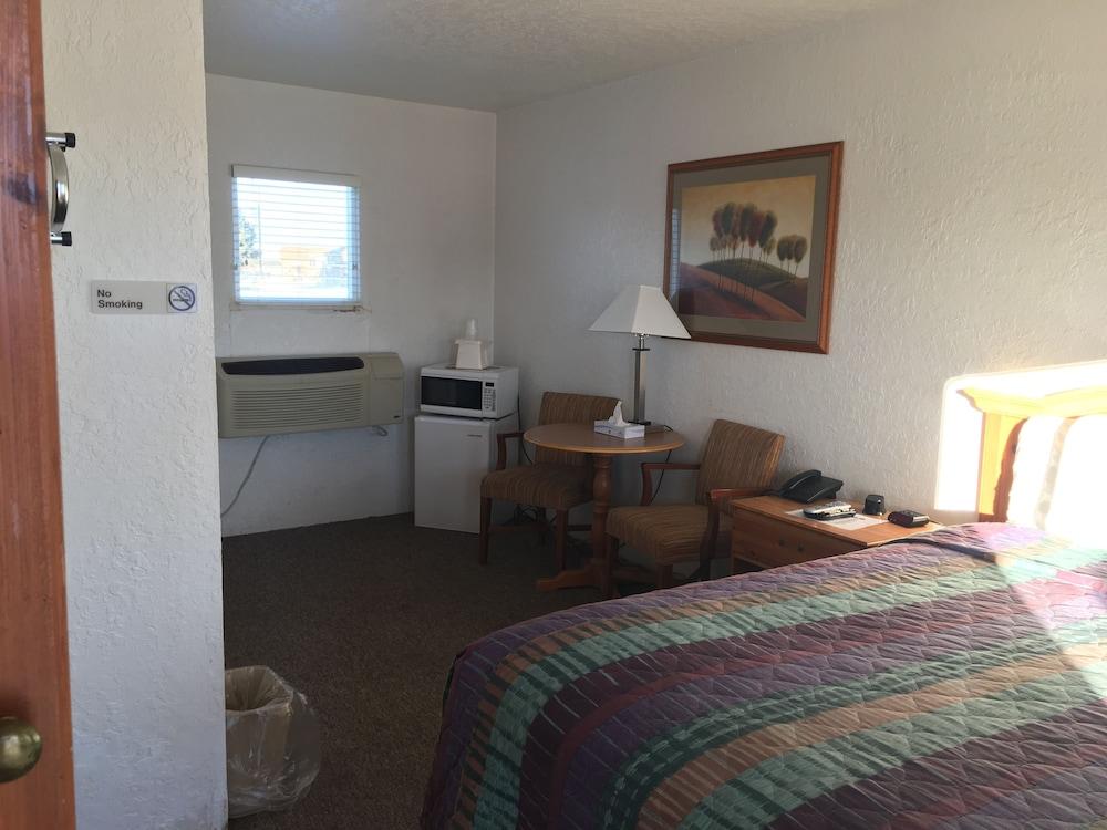 Circle S Lodge photo 32