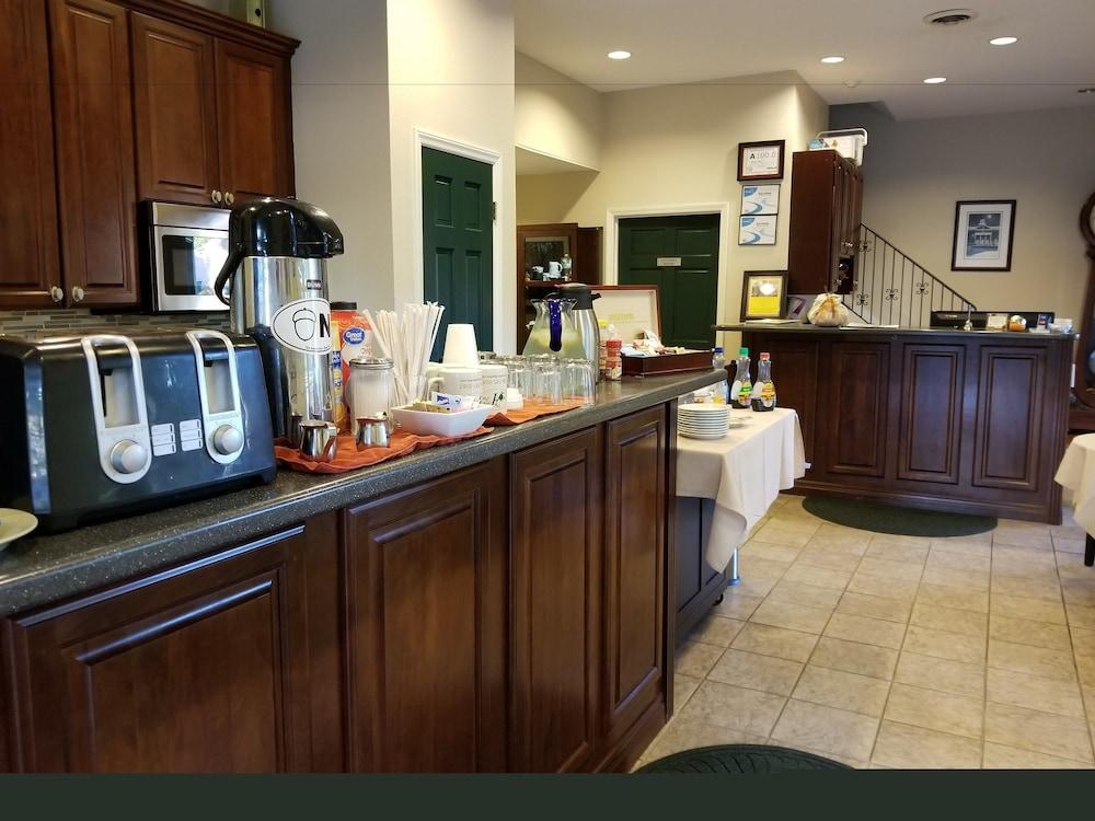 Acorn Inn photo 19