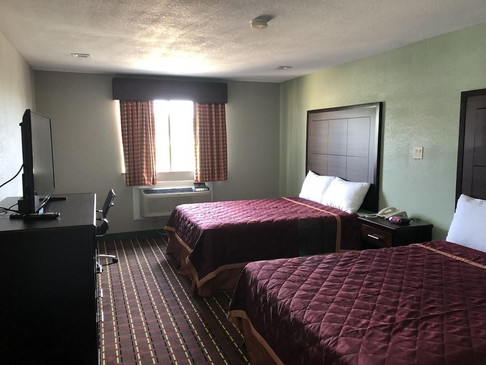 Texas Inn & Suites photo 24